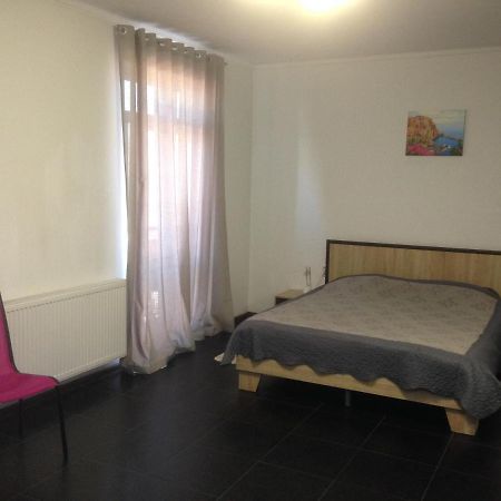 Suite On Railway Station Ivano-Frankivsk Exteriör bild