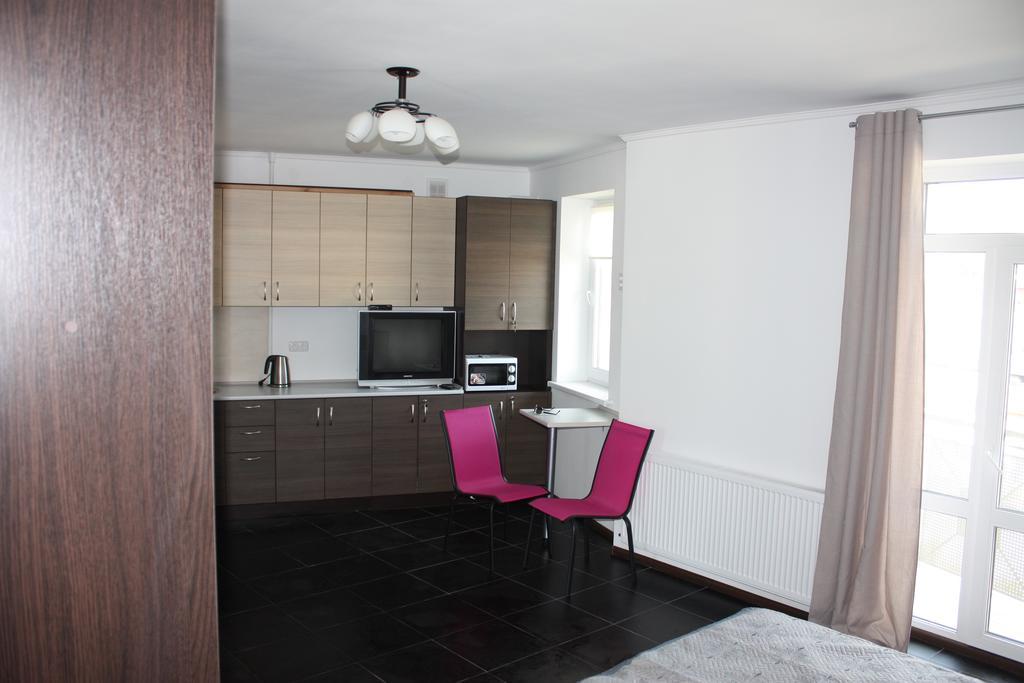 Suite On Railway Station Ivano-Frankivsk Rum bild