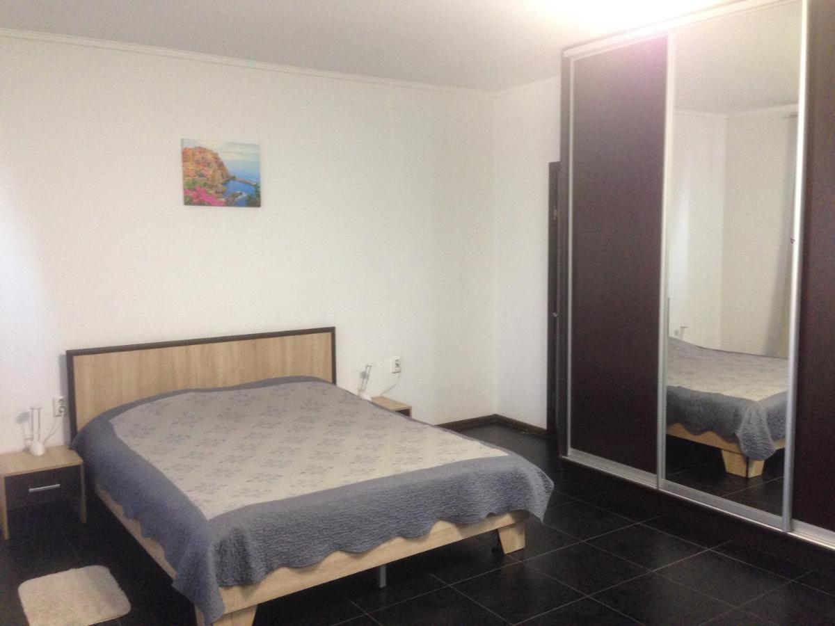 Suite On Railway Station Ivano-Frankivsk Exteriör bild